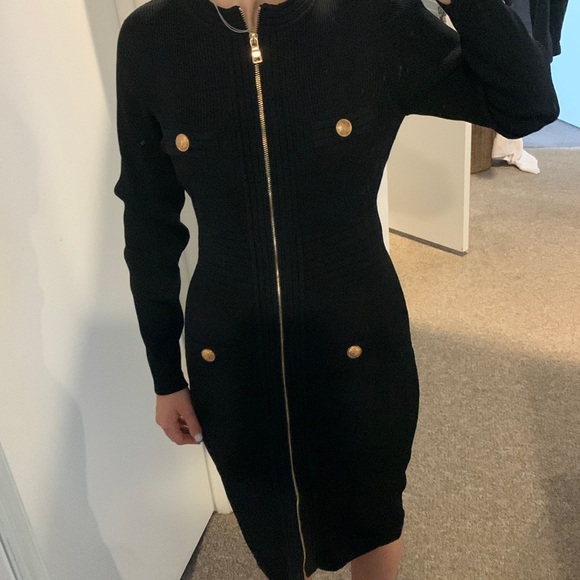 Sweater dress with gold detailing - Picture 7 of 10